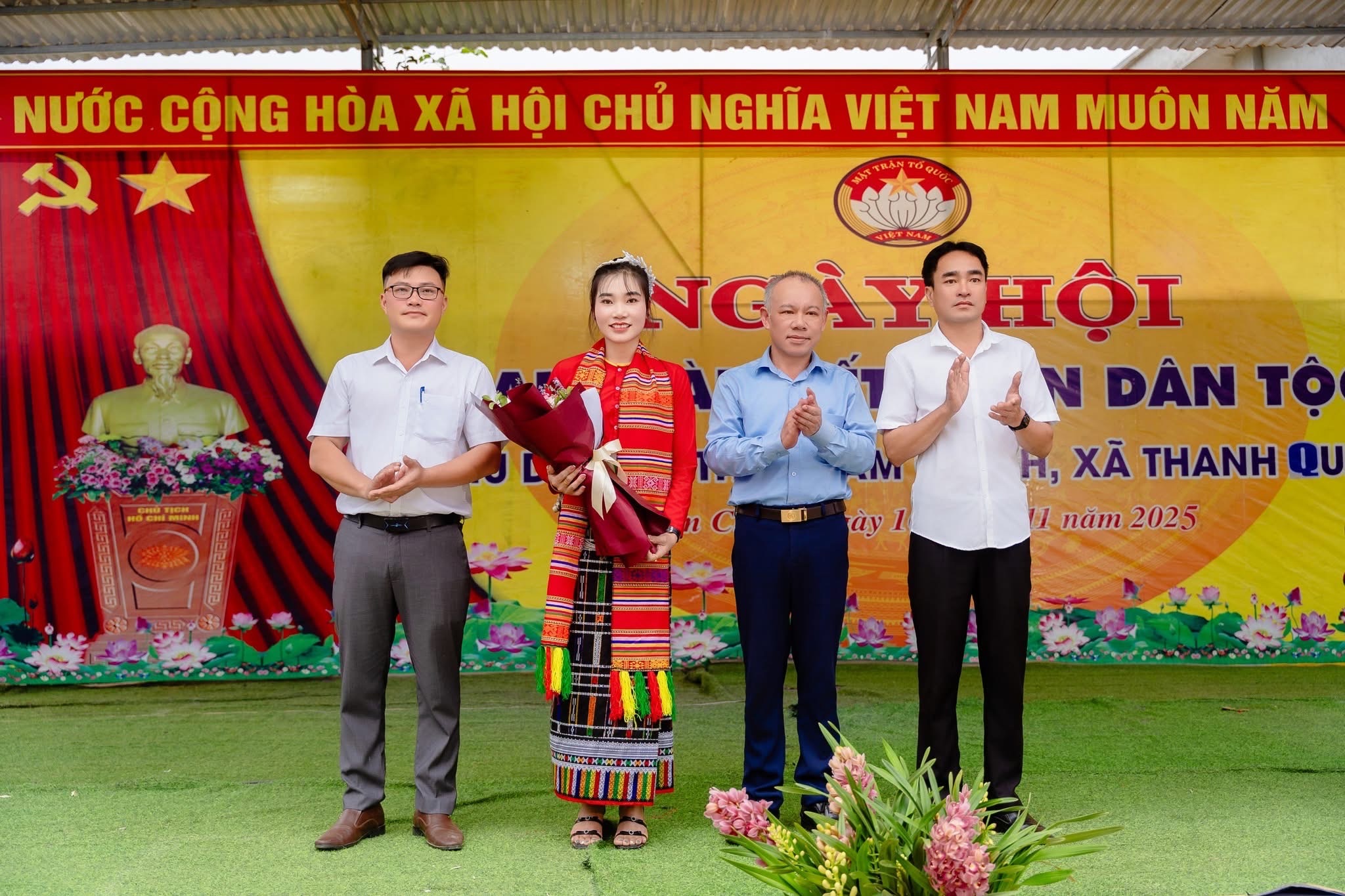 Anh-tin-bai
